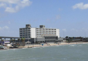 Отель DoubleTree by Hilton Corpus Christi Beachfront  Корпус-Кристи